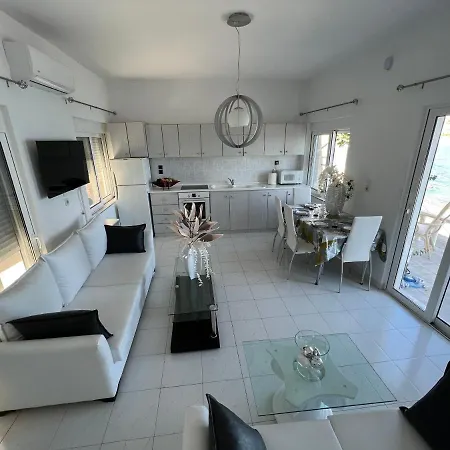 Villa Blanca Haraki